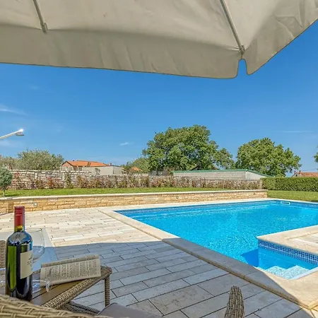 Ruza Villa *