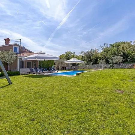 Ruza Villa Selina